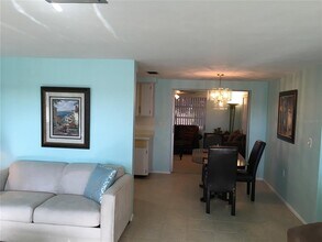 3654 Yellowbird Dr in New Port Richey, FL - Building Photo - Building Photo