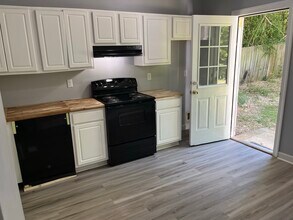 901 Marlborough Rd in Raleigh, NC - Building Photo - Building Photo