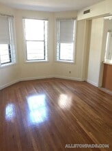 1131 Commonwealth Ave, Unit 1 in Boston, MA - Building Photo - Building Photo