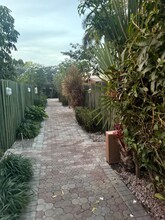 1351 Holly Heights Dr in Fort Lauderdale, FL - Building Photo - Building Photo