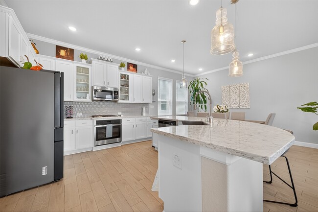 2013 Kirby Landing Dr in Houston, TX - Building Photo - Building Photo