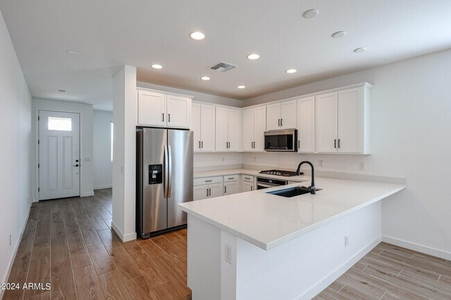 17285 W Alexandria Way in Surprise, AZ - Building Photo - Building Photo