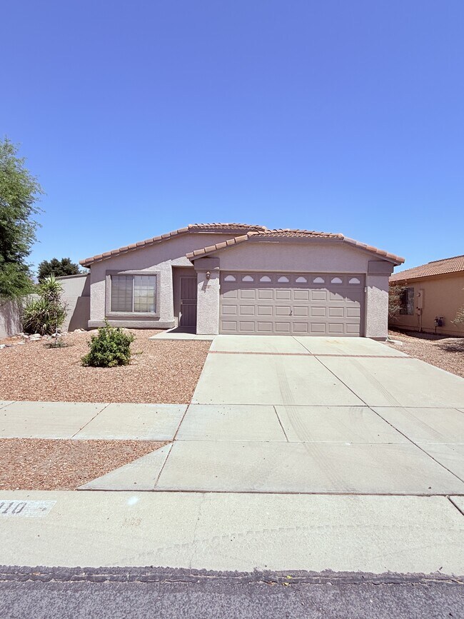 property at 8010 N Siskiyou Dr
