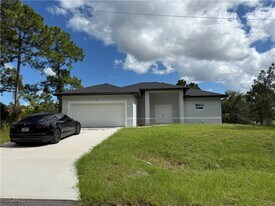 443 Lampion Ave S in Lehigh Acres, FL - Building Photo