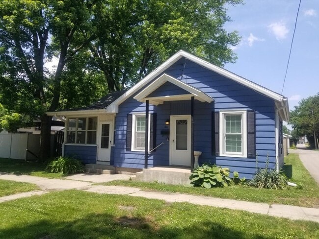 property at 816 W Madison St