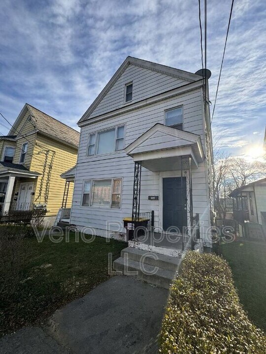 25 William St in Mechanicville, NY - Building Photo