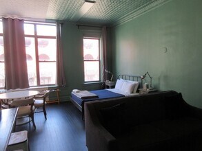 245 W North Ave, Unit 109 in Chicago, IL - Building Photo - Building Photo