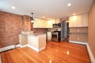 98 Emerson St in Boston, MA - Building Photo - Building Photo