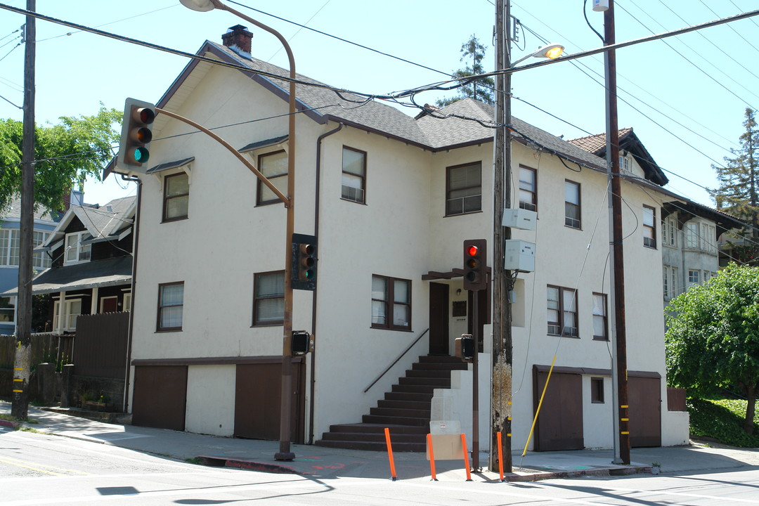 2700 Channing Way in Berkeley, CA - Building Photo