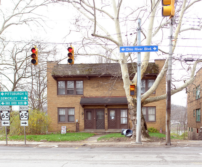 860 Ohio River Blvd in Avalon, PA - Building Photo - Building Photo