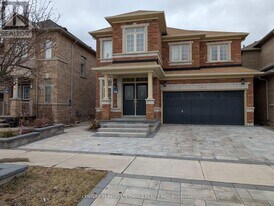 5487 Oscar Peterson Blvd in Mississauga, ON - Building Photo