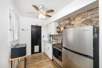527 Zanesville St S in St. Petersburg, FL - Foto de edificio - Building Photo