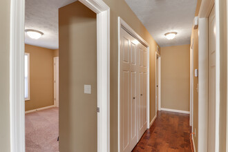 98 W Cypress St in Normal, IL - Building Photo - Building Photo