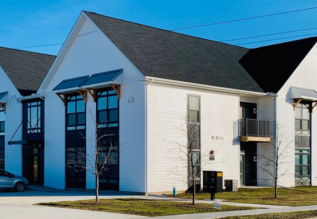Morton Farmhouse in Morton, IL - Foto de edificio