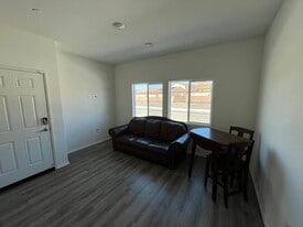 35221 Sorenstam Dr in Beaumont, CA - Building Photo