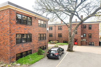 147 Virginia Street in St. Paul, MN - Foto de edificio - Building Photo