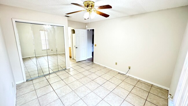 662 Lynbrook St NW in Palm Bay, FL - Building Photo - Building Photo