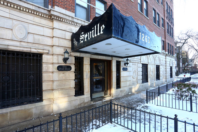 The Seville Apartments in Chicago, IL - Building Photo - Building Photo