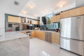 1910 Bay Dr in Miami Beach, FL - Building Photo - Building Photo
