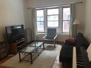 5551 S Kimbark Ave, Unit 1 in Chicago, IL - Foto de edificio - Building Photo