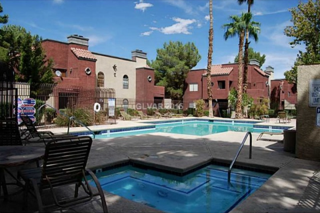 4050 Pacific Harbors Dr in Las Vegas, NV - Foto de edificio - Building Photo