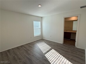 1139 NW 16th Terrace in Cape Coral, FL - Foto de edificio - Building Photo