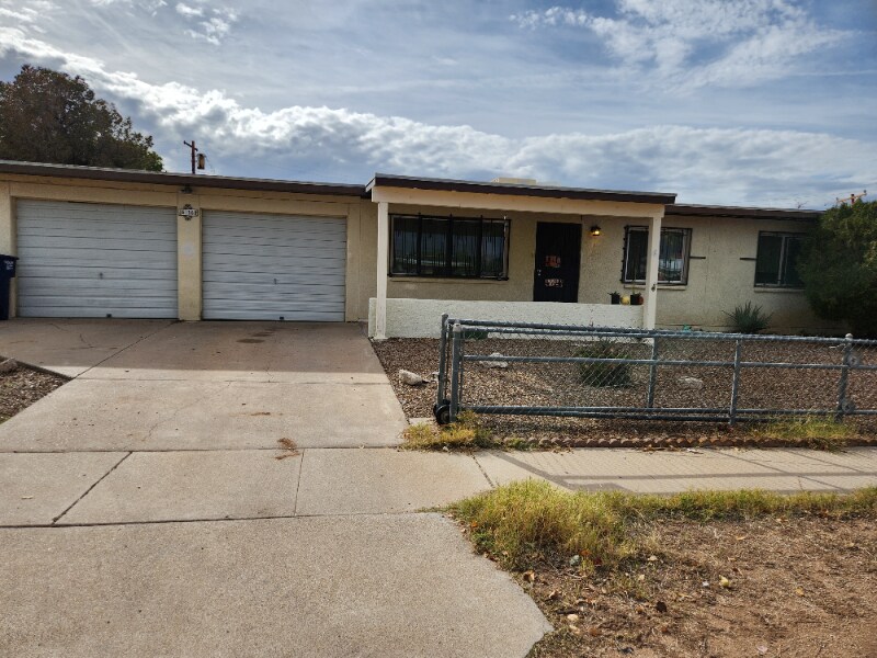 6816 E Nelson Dr in Tucson, AZ - Building Photo