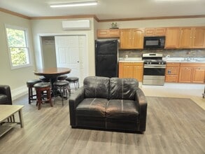 148 High St in Bristol, RI - Building Photo - Building Photo