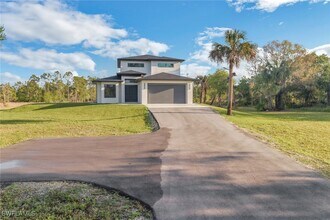 4475 66th Ave NE in Naples, FL - Building Photo - Building Photo