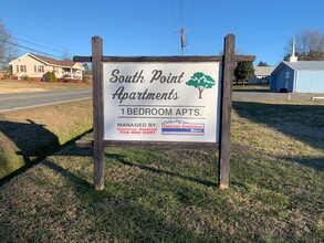 South Point Apartments in Forest City, NC - Foto de edificio - Building Photo