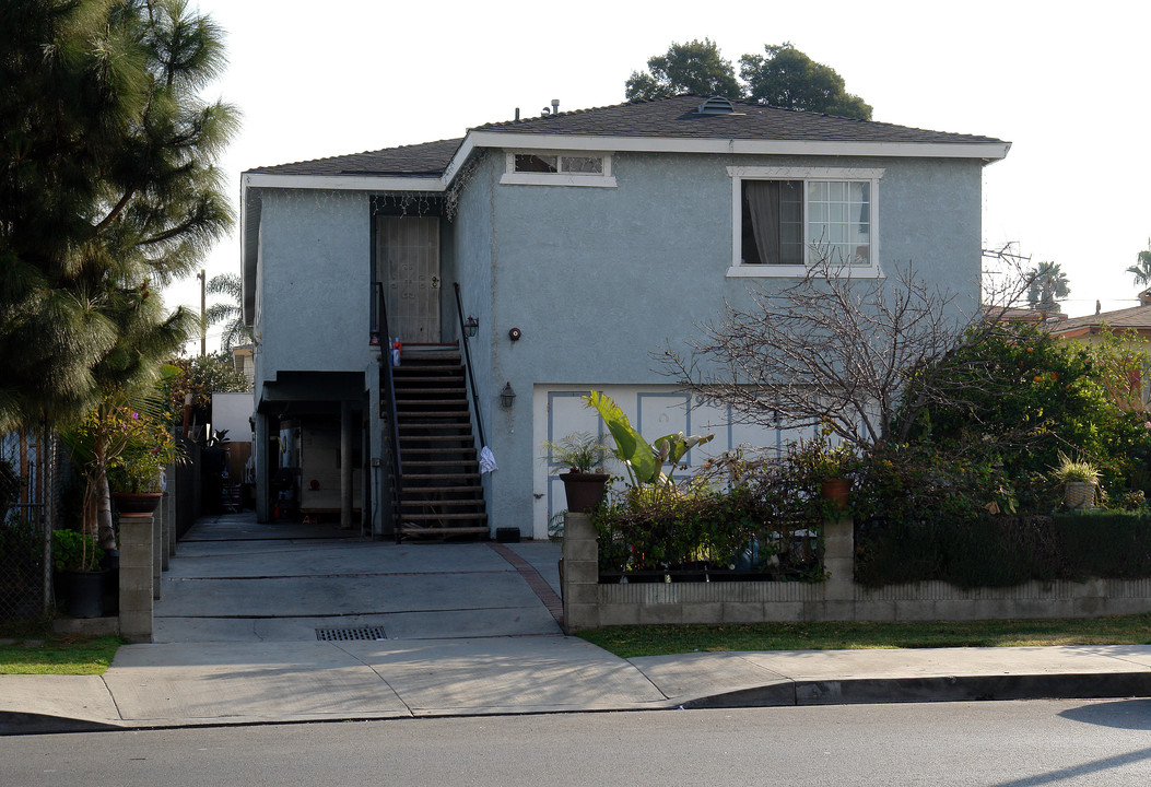 910 S Inglewood Ave in Inglewood, CA - Foto de edificio