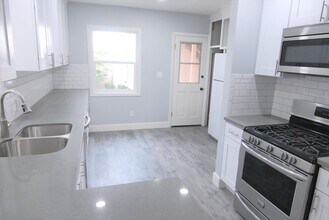 61 Savona Walk in Long Beach, CA - Building Photo - Building Photo