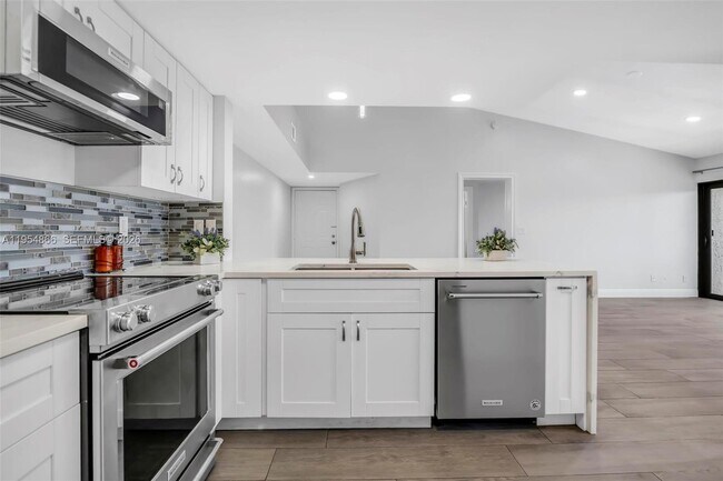 9288 W Atlantic Blvd in Coral Springs, FL - Building Photo - Building Photo