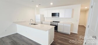 1931 Tranquility Cir in Newton, NC - Building Photo