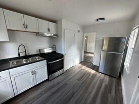 3329 N Stanley St in Peoria, IL - Building Photo