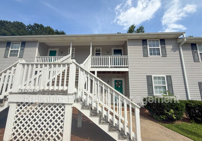 353 S Moore St in Clayton, NC - Building Photo - Building Photo