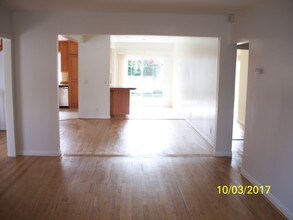 12566 Woodbine St in Los Angeles, CA - Foto de edificio - Building Photo