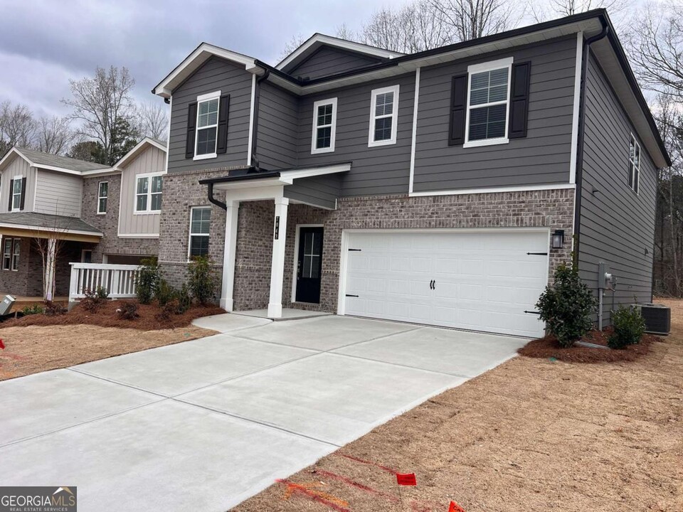 7043 Brushwood Bnd in Lithonia, GA - Building Photo