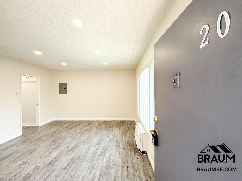 5131 Buffalo Ave in Los Angeles, CA - Building Photo