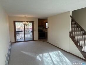 649 Middle Tpke E in Manchester, CT - Building Photo - Building Photo