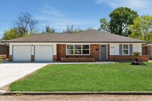 8519 Hatton St in Houston, TX - Building Photo