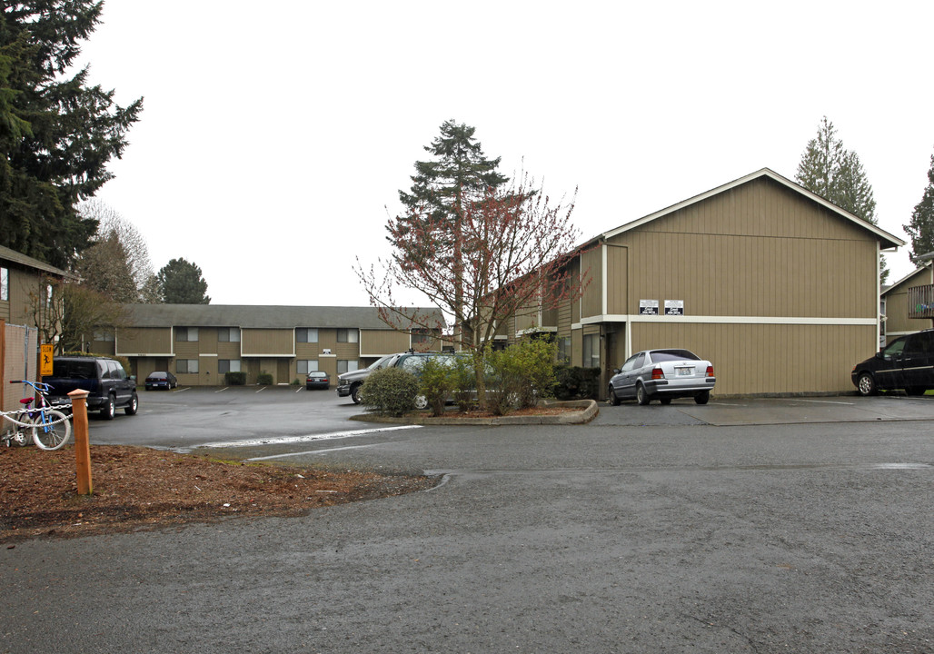 9800 NE 19th Ave in Vancouver, WA - Building Photo