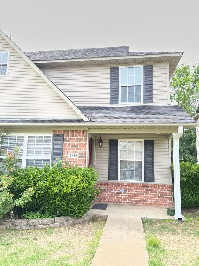 2816-2818 Fairway Hamlet Ct