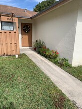 10925 NW 29th Pl in Sunrise, FL - Building Photo - Building Photo