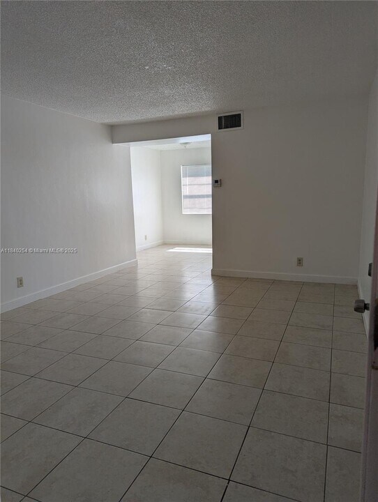 31 SE 2nd Ave in Hallandale Beach, FL - Building Photo