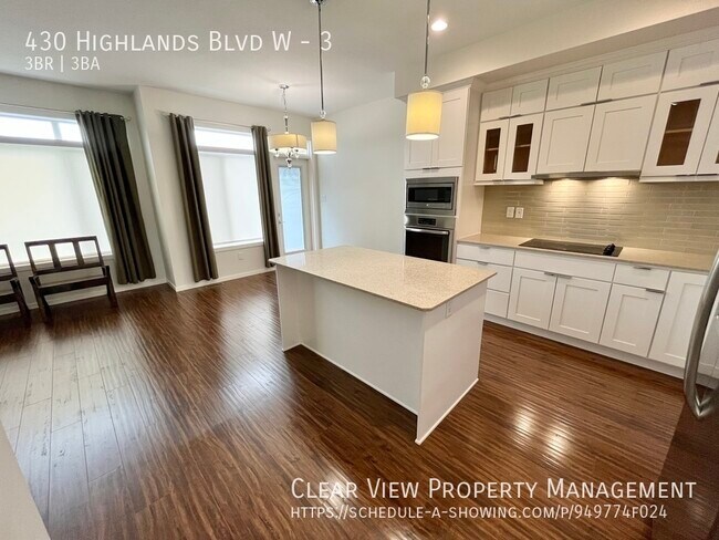430 Highlands Blvd W in Lethbridge, AB - Building Photo - Building Photo