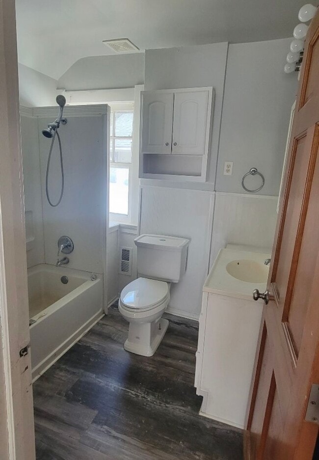 3764 Lockwood Ave in Toledo, OH - Building Photo - Building Photo