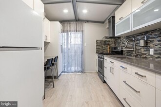 1320 Mifflin St in Philadelphia, PA - Building Photo - Building Photo