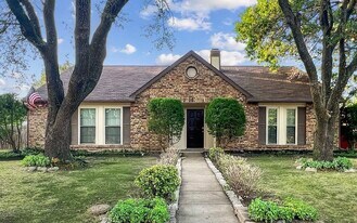 490 Justice Dr in Cedar Hill, TX - Building Photo