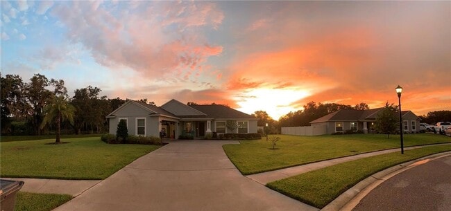 244 Whispering Oaks Way in Auburndale, FL - Foto de edificio - Building Photo